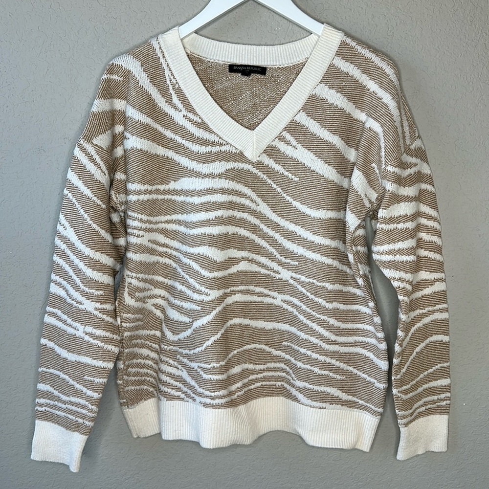 Banana Republic‎ Factory V neck Zebra Print Sweater Size Medium